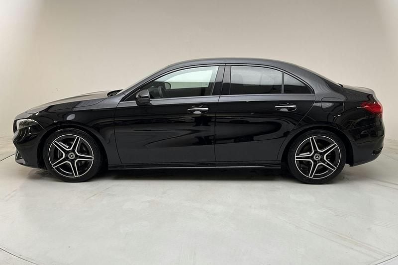 Begagnad Mercedes A200 AMG 163 HK (119 kW) 2024 Svart Sedan