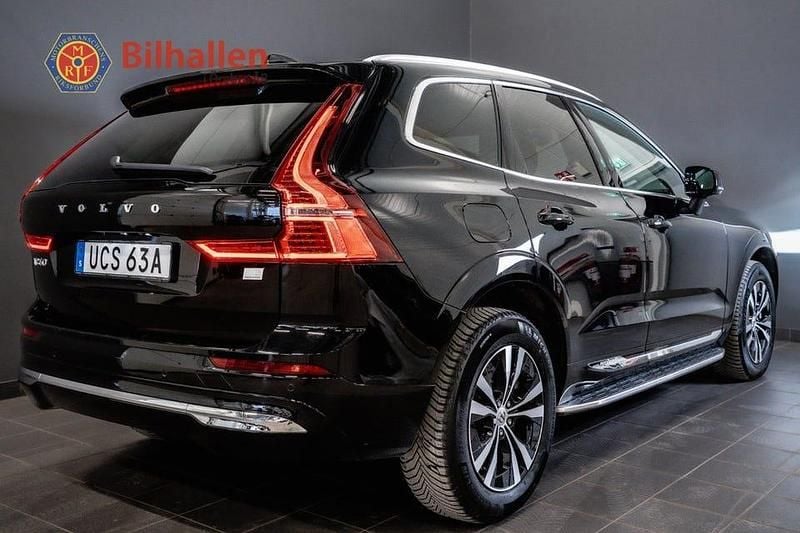 Begagnad Volvo XC60 Core 350 HK (257 kW) 2024 Svart SUV