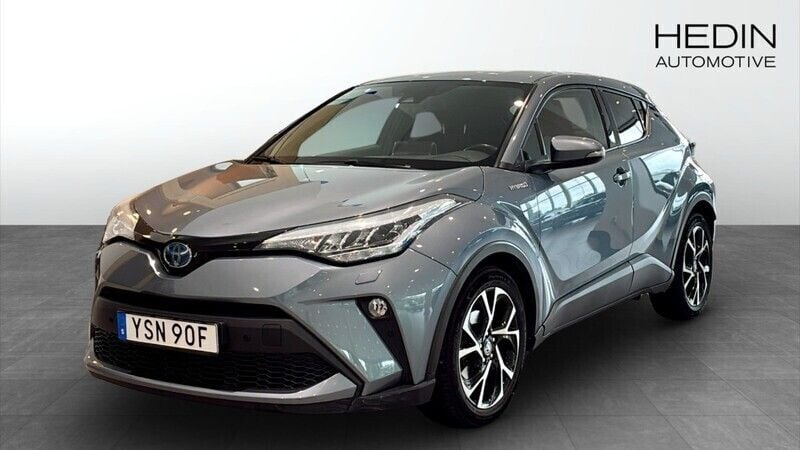 Grå (grey) Begagnad 2021 Toyota C-HR Edition SUV | 244 900 kr (Marknadspris) - Bild 1/4