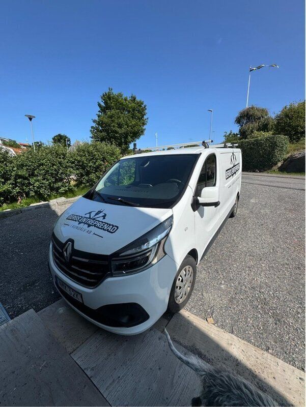 Vit Begagnad 2021 Renault Trafic Van | 199 900 kr (Superpris) - Bild 1/4