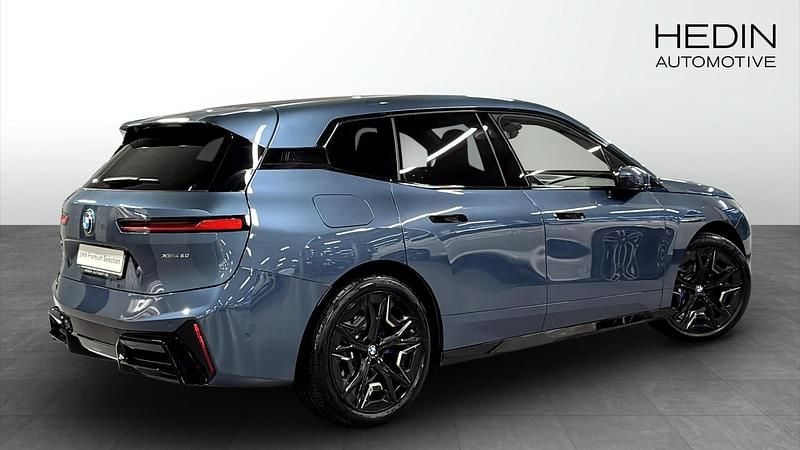 Begagnad BMW iX Comfort Edition 400 kW (544 HK) 2025 Blå (blue) SUV