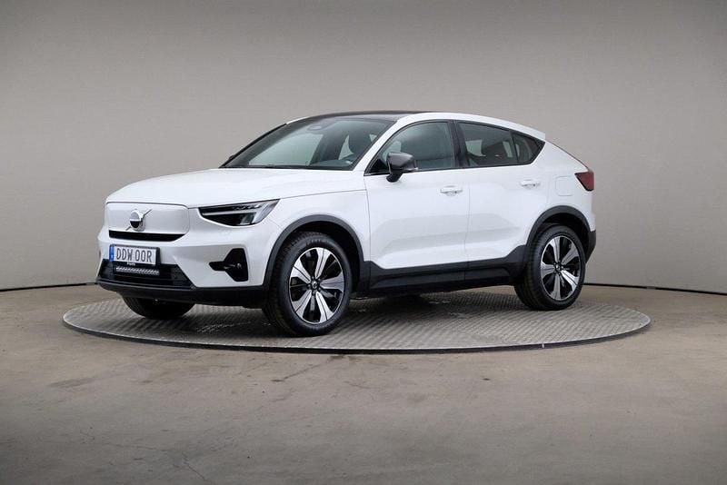 Vit Begagnad 2022 Volvo EC40 Plus SUV | 395 000 kr (Marknadspris) - Bild 1/4