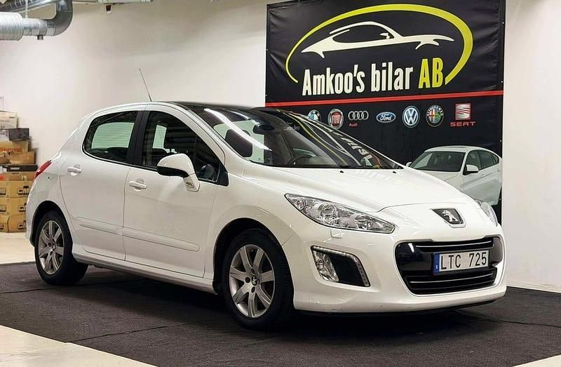 Vit Begagnad 2011 Peugeot 308 Halvkombi | 44 900 kr (Marknadspris) - Bild 1/4