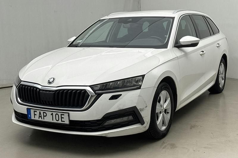 Vit Begagnad 2021 Skoda Octavia | 139 000 kr (Marknadspris) - Bild 1/4