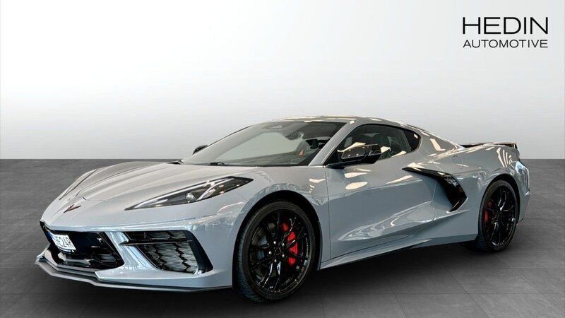 Grå (grey) Ny 2024 Chevrolet Corvette Stingray Sportkupé | 1 425 940 kr - Bild 1/4