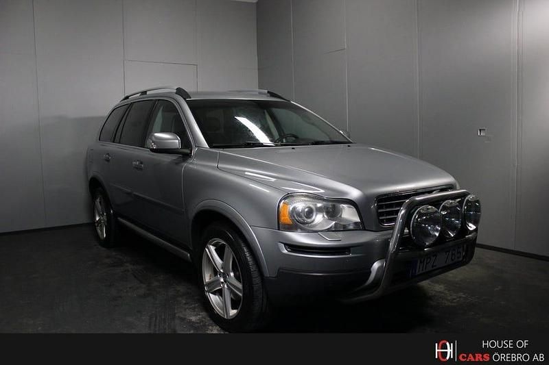 Silver Begagnad 2011 Volvo XC90 R-Design SUV | 124 900 kr (Marknadspris) - Bild 1/4