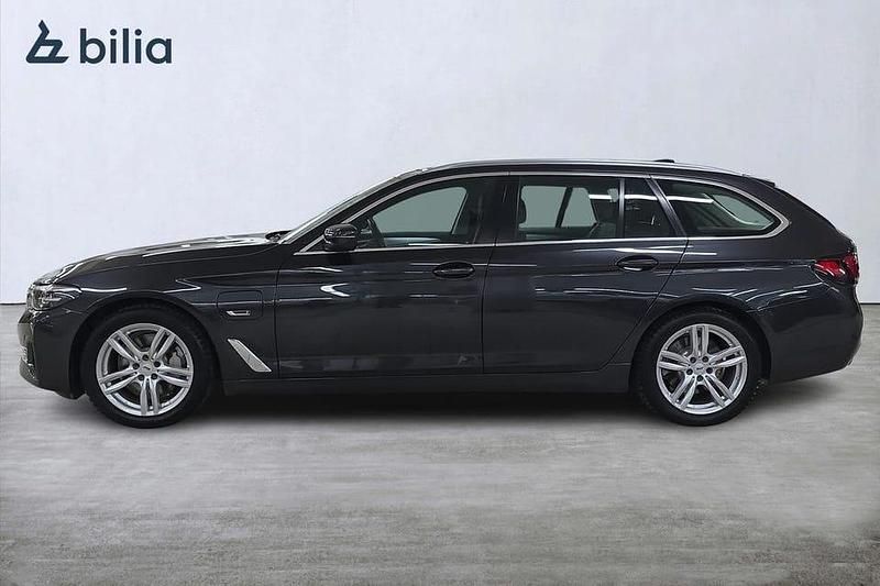 Begagnad BMW 530 295 HK (216 kW) 2023 Grå Kombi
