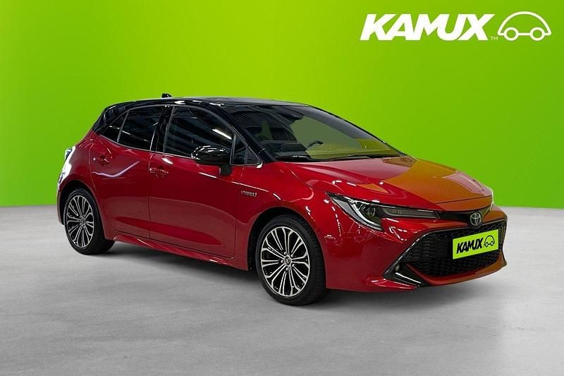 Röd Begagnad 2019 Toyota Corolla Hybrid Style Halvkombi | 219 800 kr (Marknadspris) - Bild 1/3