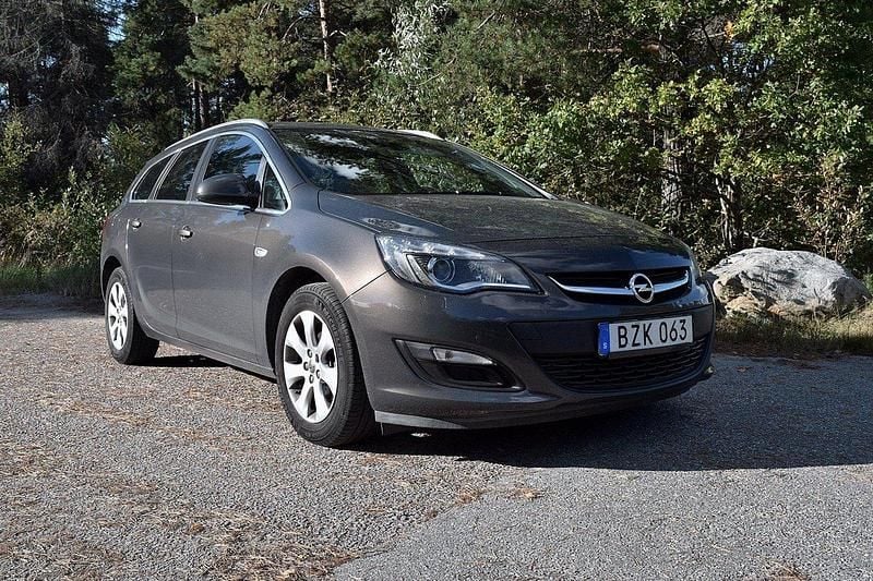 Grå Begagnad 2016 Opel Astra Enjoy Kombi | 100 000 kr (Bra pris) - Bild 1/4