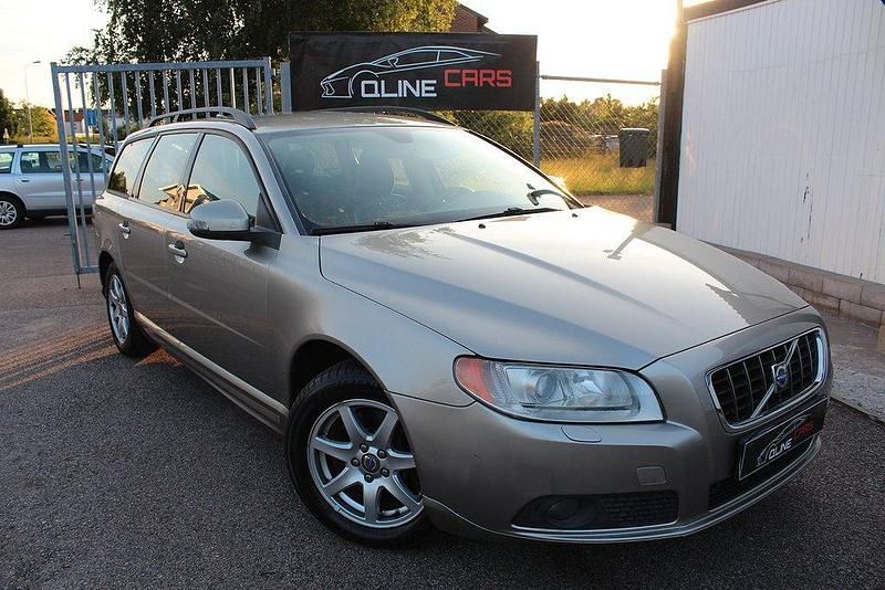 Begagnad Volvo V70 Momentum 200 HK (147 kW) 2009 Ljusbrun Kombi