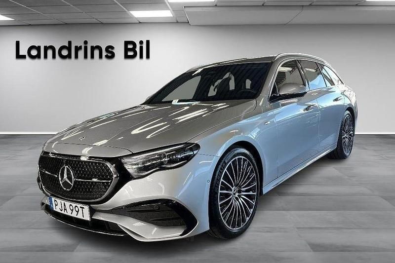 Silver Begagnad 2025 Mercedes E300 AMG Line Premium Kombi | 649 900 kr - Bild 1/4