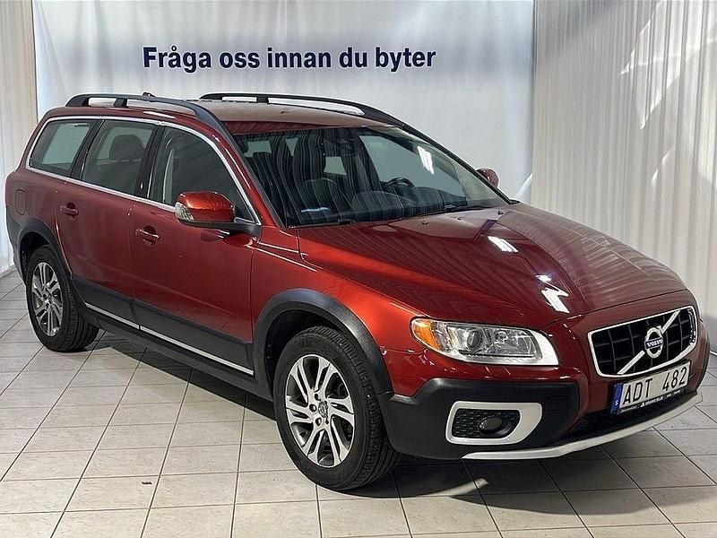 Röd Begagnad 2012 Volvo XC70 Summum SUV | 159 900 kr (Marknadspris) - Bild 1/4