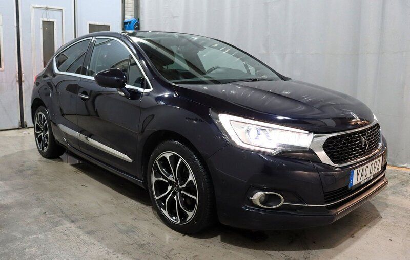 Begagnad Citroën DS4 120 HK (88 kW) 2015 Blå Halvkombi