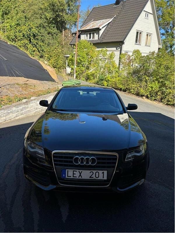 Svart Begagnad 2011 Audi A4 Sedan | 70 000 kr (Bra pris) - Bild 1/4