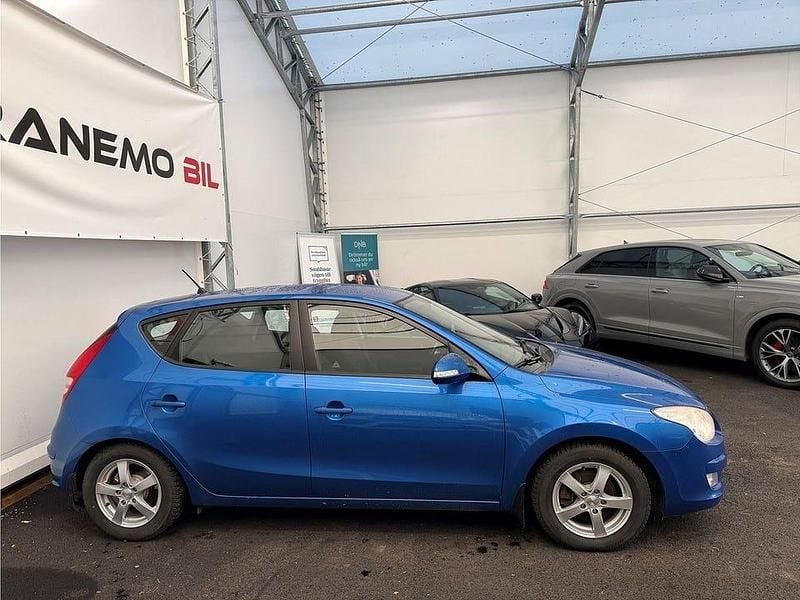 Begagnad Hyundai i30 90 HK (66 kW) 2009 Blå Sedan