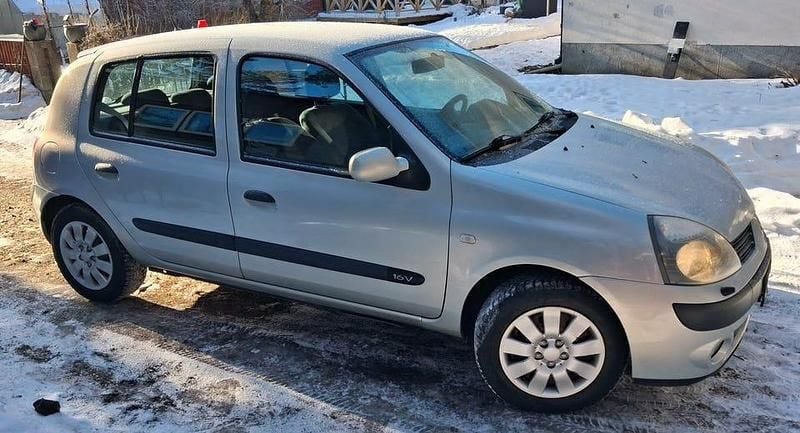 Begagnad Renault Clio R.S. 75 HK (55 kW) 2005 Halvkombi