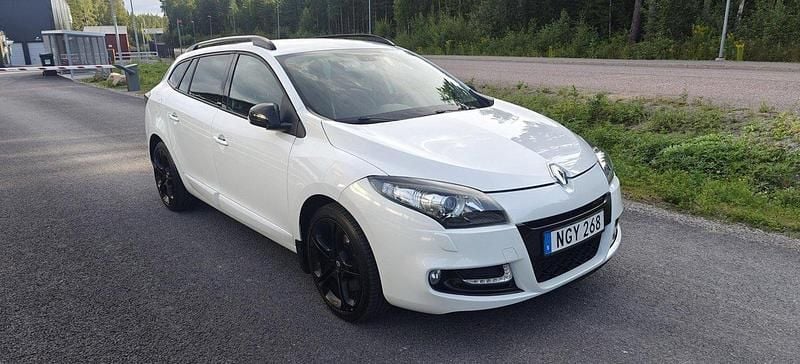 Vit Begagnad 2013 Renault Mégane GrandTour GT Kombi | 85 000 kr - Bild 1/4