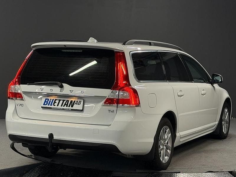 Begagnad Volvo V70 Momentum 180 HK (132 kW) 2014 Vit Kombi