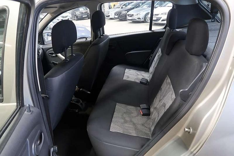 Begagnad Dacia Sandero 87 HK (63 kW) 2009 Grå Halvkombi