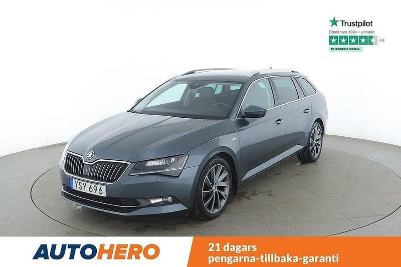 Mörkgrå (grå) Begagnad 2018 Skoda Superb LAURIN & KLEMENT Kombi | 191 000 kr (Marknadspris) - Bild 1/4