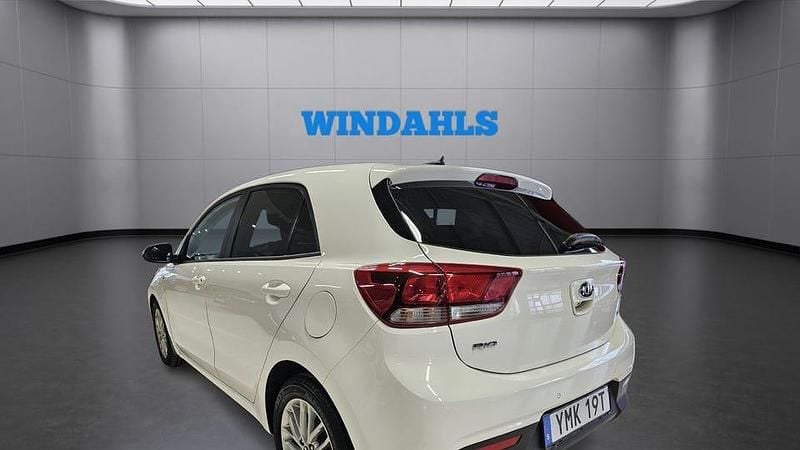 Begagnad Kia Rio Advance 121 HK (88 kW) 2020 Vit Halvkombi