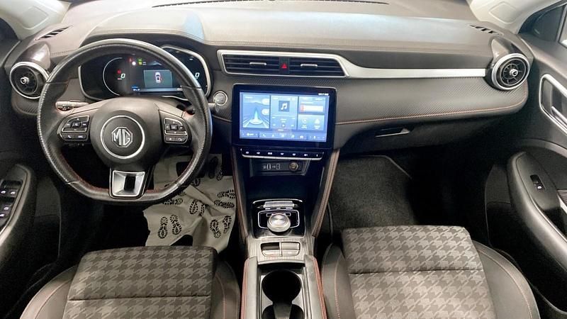 Begagnad MG ZS Comfort 114 kW (156 HK) 2022 Vit Sedan