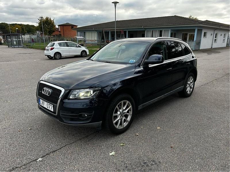 Blå Begagnad 2011 Audi Q5 Design SUV | 99 900 kr (Bra pris) - Bild 1/4