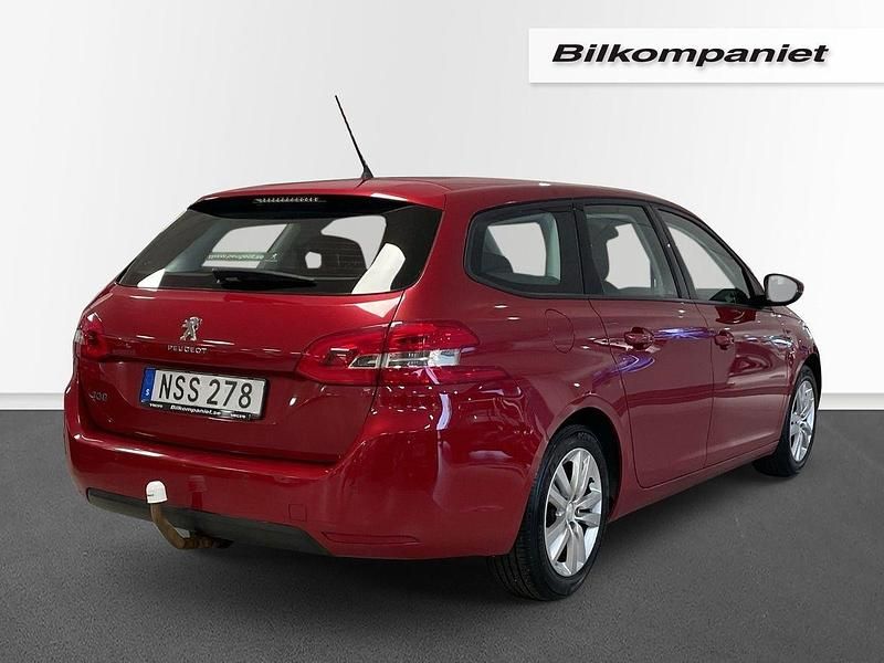 Begagnad Peugeot 308 Active 112 HK (82 kW) 2015 Mörkröd (röd) Kombi