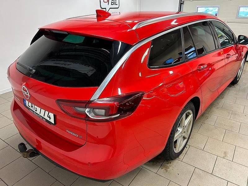 Begagnad Opel Insignia Business 170 HK (125 kW) 2017 Röd Kombi