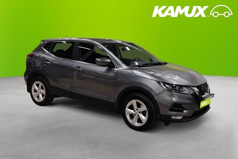 Silver/grå Begagnad 2018 Nissan Qashqai SUV | 144 700 kr (Marknadspris) - Bild 1/4