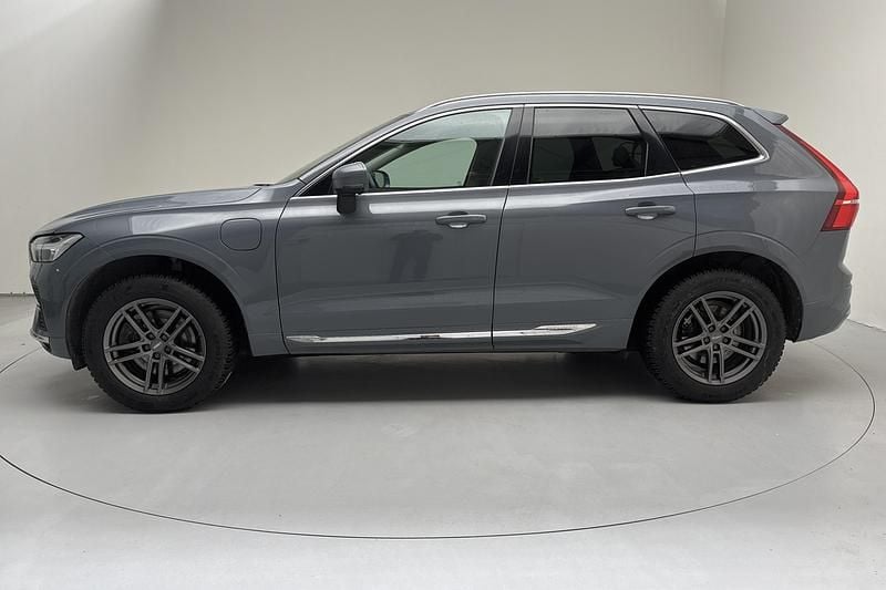 Begagnad Volvo XC60 Core 350 HK (257 kW) 2023 Grå SUV