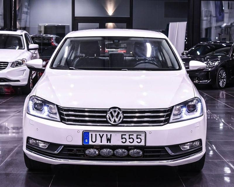 Begagnad VW Passat 150 HK (110 kW) 2012 Vit Sedan