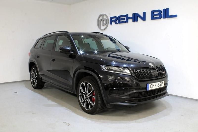 Svart Begagnad 2019 Skoda Kodiaq RS SUV | 329 000 kr (Marknadspris) - Bild 1/4