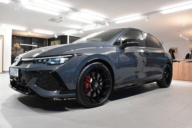 Mörkgrå Ny 2024 VW Golf VIII GTI Clubsport Halvkombi | 544 900 kr - Bild 1/3