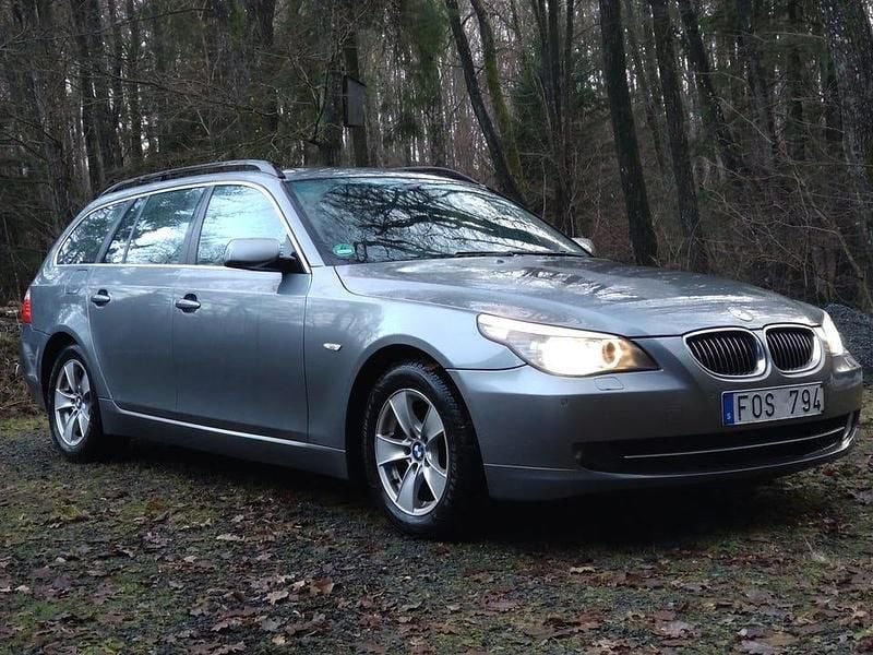 Gråmetallic Begagnad 2007 BMW 525 Kombi | 48 000 kr (Marknadspris) - Bild 1/4