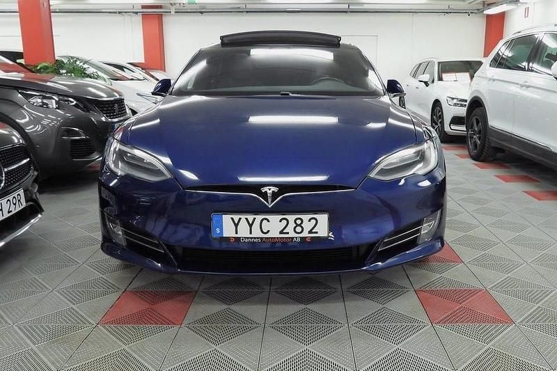Begagnad Tesla Model S 386 kW (525 HK) 2018 Blå Halvkombi