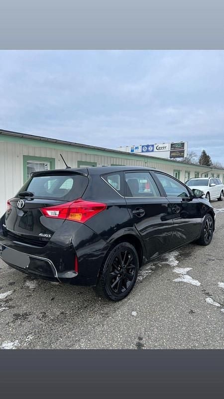 Begagnad Toyota Auris Active 90 HK (66 kW) 2014