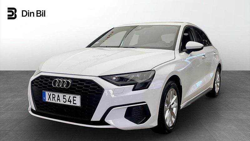 Vit Begagnad 2024 Audi A3 Sportback Proline Halvkombi | 299 000 kr (Marknadspris) - Bild 1/4