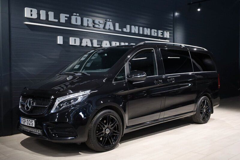 Svart Begagnad 2021 Mercedes V300 AMG Minibuss | 679 000 kr (Lite dyr) - Bild 1/4