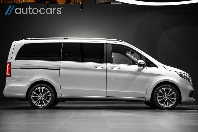 Begagnad Mercedes V300 239 HK (175 kW) 2020 Silver Minibuss