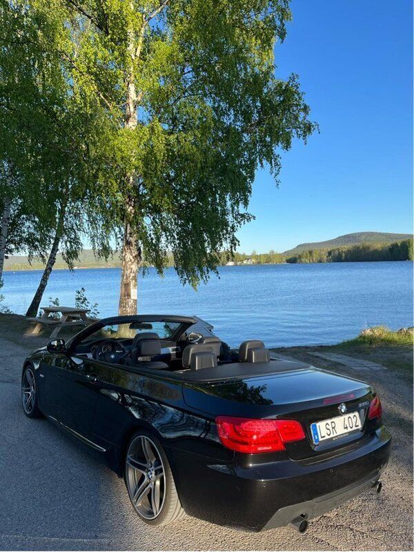 Svart Begagnad 2011 BMW 335 Cabriolet Comfort Edition Cab | 265 000 kr (Bra pris) - Bild 1/4