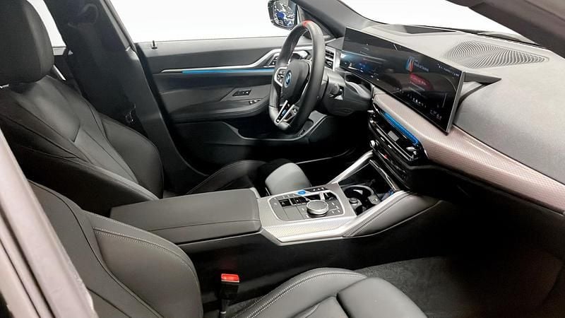 Begagnad BMW i4 Comfort Edition 442 kW (601 HK) 2025 Svart Sedan