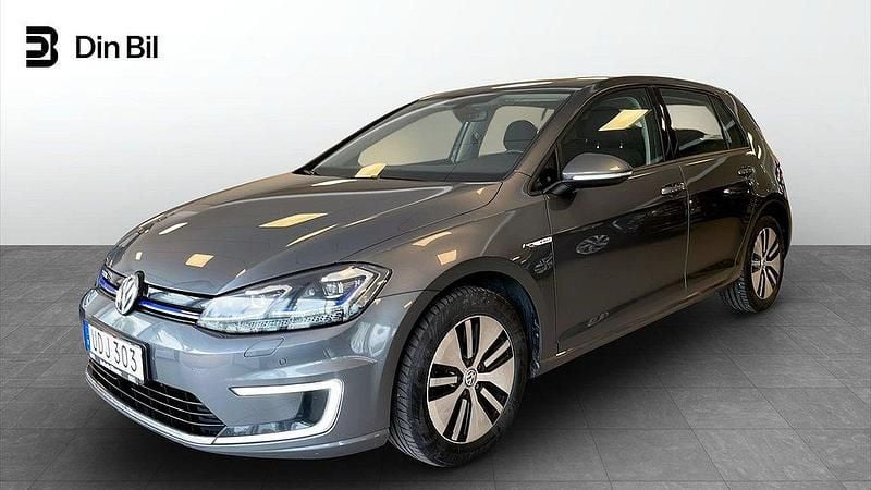 Mörkgrå Begagnad 2017 VW e-Golf Halvkombi | 149 000 kr (Marknadspris) - Bild 1/4
