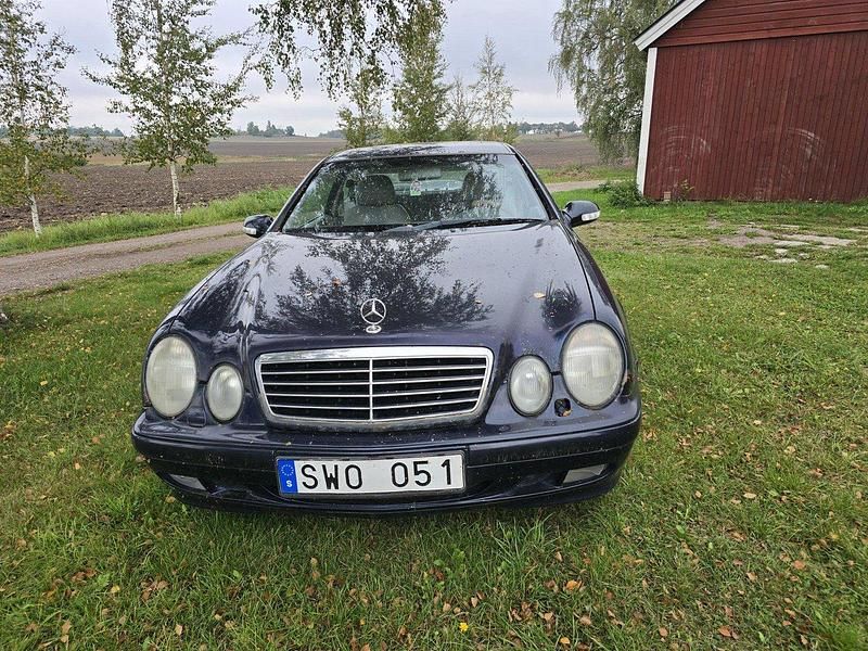 Begagnad 2002 Mercedes 230 Sportkupé | 40 000 kr - Bild 1/4