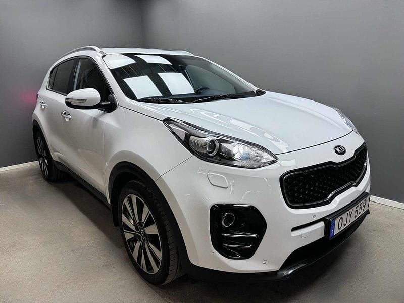 Vit Begagnad 2017 Kia Sportage SUV | 139 900 kr (Marknadspris) - Bild 1/4