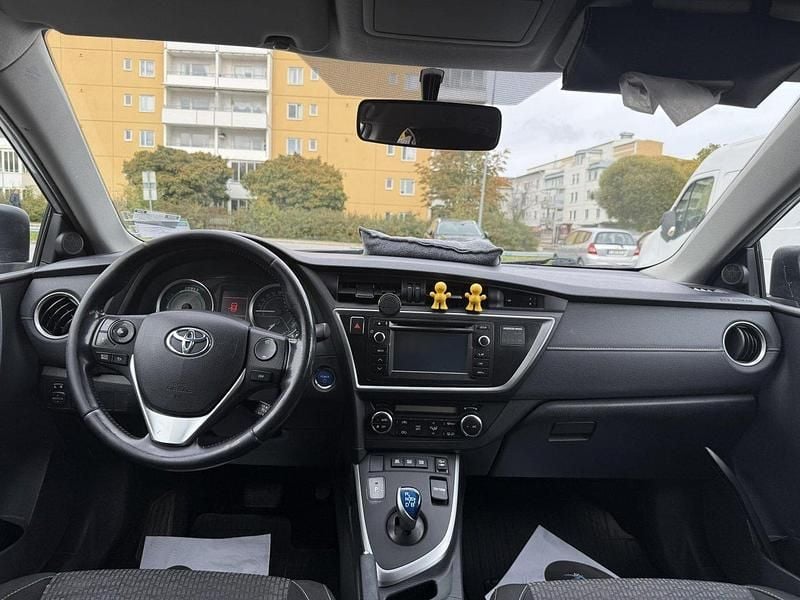 Begagnad Toyota Auris Touring Sports Edition 136 HK (100 kW) 2015 Silver Kombi