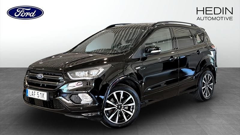 Svart (black) Begagnad 2019 Ford Kuga ST-Line SUV | 199 000 kr (Bra pris) - Bild 1/4