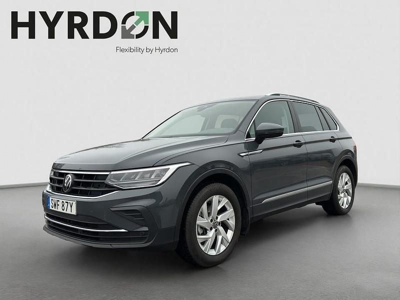 Grå Begagnad 2024 VW Tiguan SUV | 339 000 kr (Bra pris) - Bild 1/4