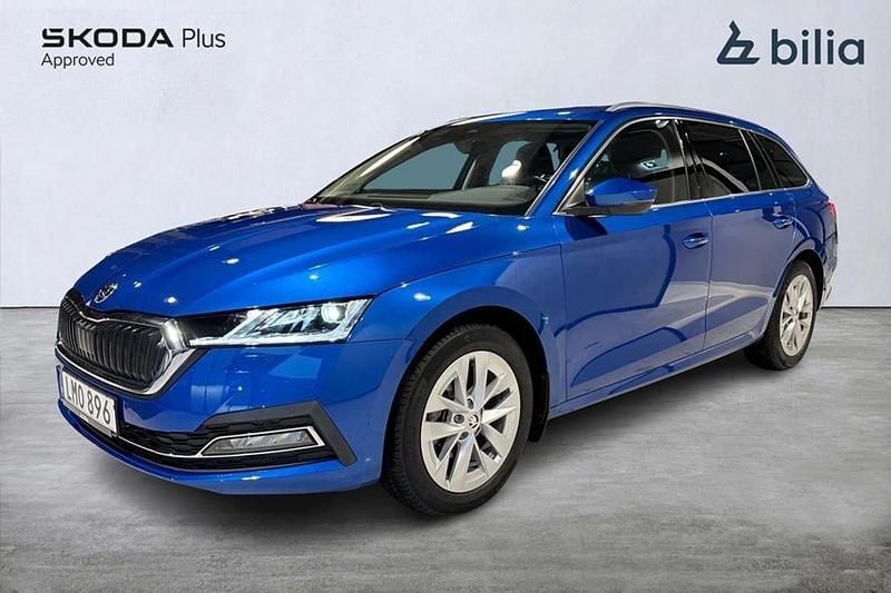 Blå Begagnad 2023 Skoda Octavia Style Kombi | 289 000 kr (Marknadspris) - Bild 1/4