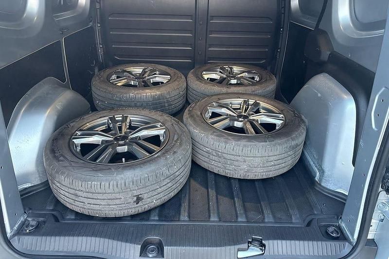 Begagnad Mercedes Citan 112 116 HK (85 kW) 2024 Silver